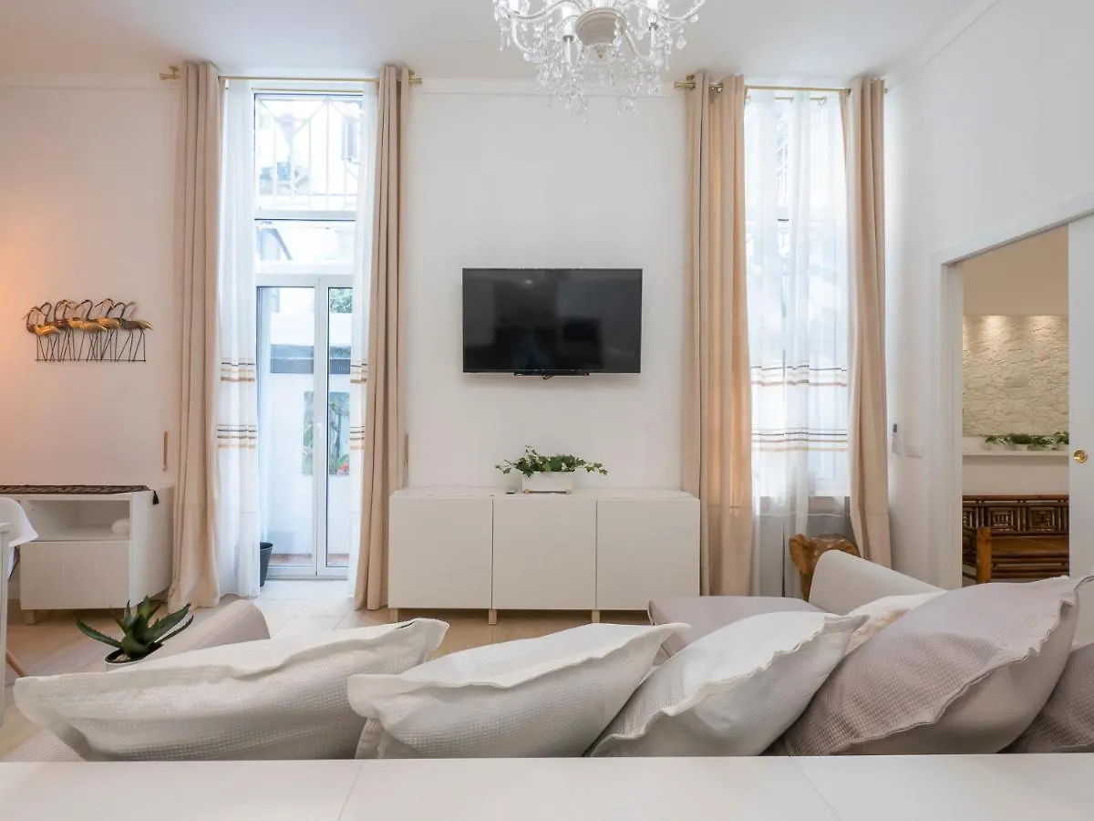 White Loft Near Duomo Orti 14 Apartment Milan 0*,